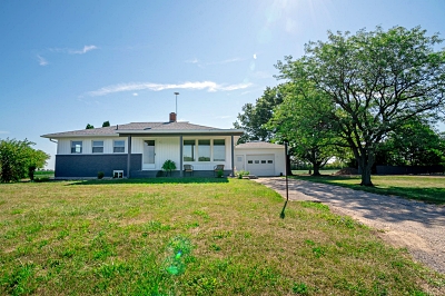 14055 Glenmore Rd, 3 Bedrooms Bedrooms, 5 Rooms Rooms,1 BathroomBathrooms,Residential,For Sale,Glenmore Rd,114747