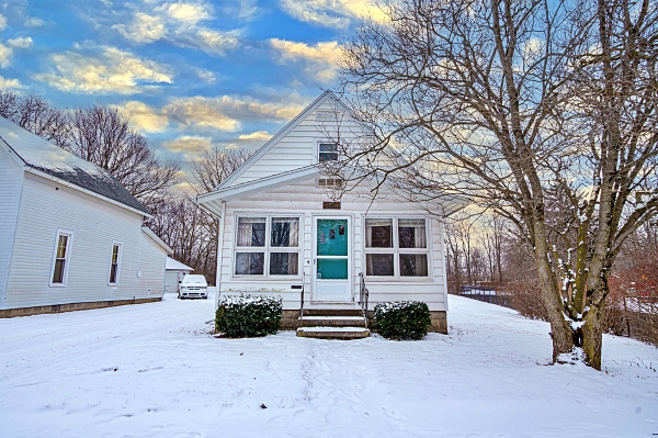 616 Center St, 3 Bedrooms Bedrooms, 7 Rooms Rooms,2 BathroomsBathrooms,Residential,For Sale,Center St,114788