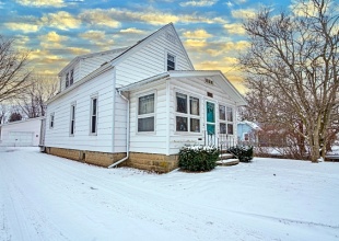 616 Center St, 3 Bedrooms Bedrooms, 7 Rooms Rooms,2 BathroomsBathrooms,Residential,For Sale,Center St,114788