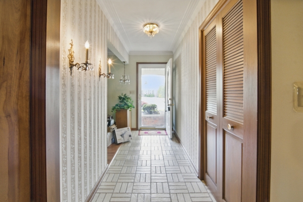 202 Wassenberg Dr, 2 Bedrooms Bedrooms, 6 Rooms Rooms,2 BathroomsBathrooms,Residential,For Sale,Wassenberg Dr,114801