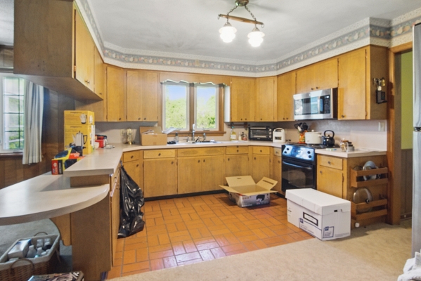 202 Wassenberg Dr, 2 Bedrooms Bedrooms, 6 Rooms Rooms,2 BathroomsBathrooms,Residential,For Sale,Wassenberg Dr,114801