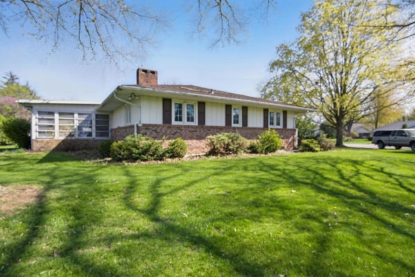 202 Wassenberg Dr, 2 Bedrooms Bedrooms, 6 Rooms Rooms,2 BathroomsBathrooms,Residential,For Sale,Wassenberg Dr,114801