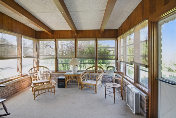 202 Wassenberg Dr, 2 Bedrooms Bedrooms, 6 Rooms Rooms,2 BathroomsBathrooms,Residential,For Sale,Wassenberg Dr,114801