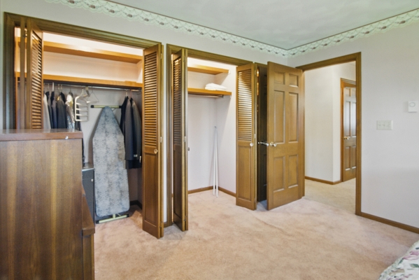 202 Wassenberg Dr, 2 Bedrooms Bedrooms, 6 Rooms Rooms,2 BathroomsBathrooms,Residential,For Sale,Wassenberg Dr,114801