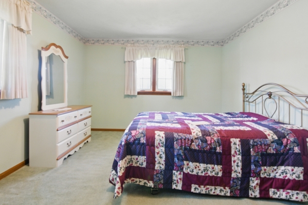 202 Wassenberg Dr, 2 Bedrooms Bedrooms, 6 Rooms Rooms,2 BathroomsBathrooms,Residential,For Sale,Wassenberg Dr,114801