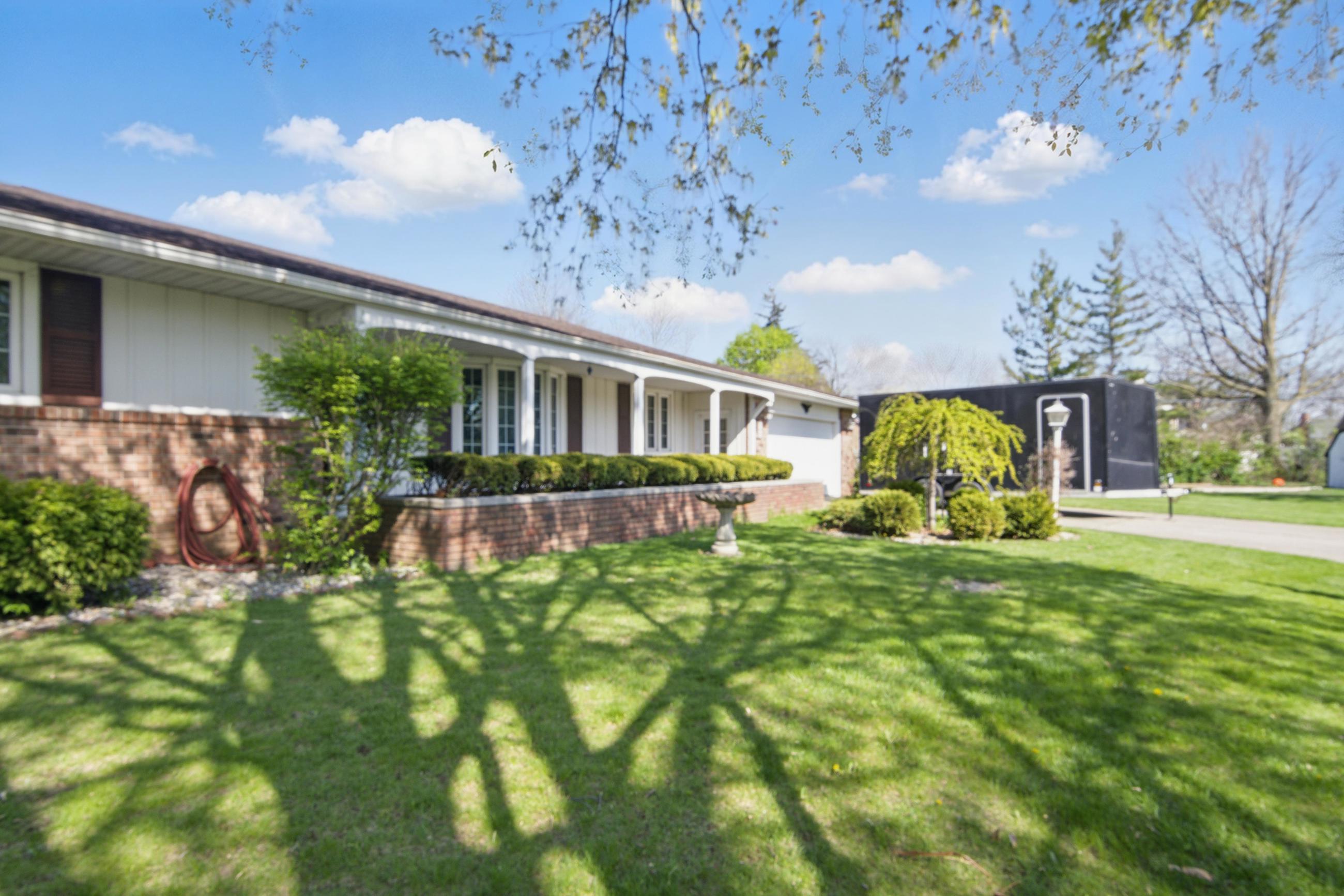 202 Wassenberg Dr, 2 Bedrooms Bedrooms, 6 Rooms Rooms,2 BathroomsBathrooms,Residential,For Sale,Wassenberg Dr,114801