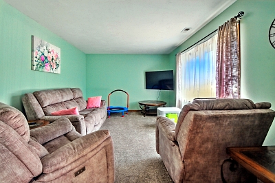 4 Bedrooms Bedrooms, 11 Rooms Rooms,2 BathroomsBathrooms,Residential,For Sale,114809