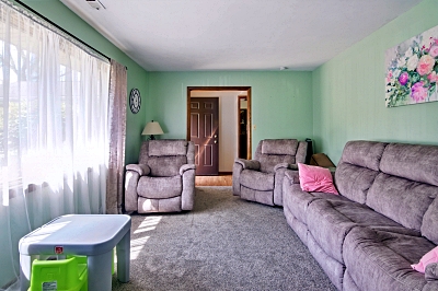 4 Bedrooms Bedrooms, 11 Rooms Rooms,2 BathroomsBathrooms,Residential,For Sale,114809