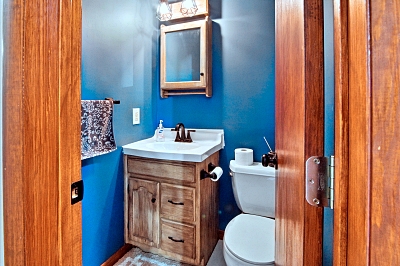 4 Bedrooms Bedrooms, 11 Rooms Rooms,2 BathroomsBathrooms,Residential,For Sale,114809