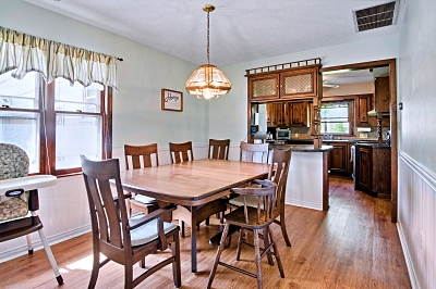 4 Bedrooms Bedrooms, 11 Rooms Rooms,2 BathroomsBathrooms,Residential,For Sale,114809