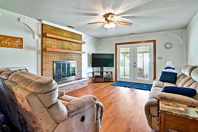 4 Bedrooms Bedrooms, 11 Rooms Rooms,2 BathroomsBathrooms,Residential,For Sale,114809