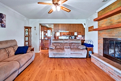 4 Bedrooms Bedrooms, 11 Rooms Rooms,2 BathroomsBathrooms,Residential,For Sale,114809