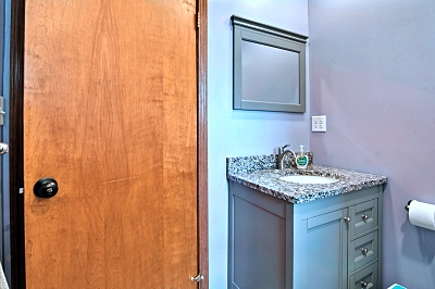 4 Bedrooms Bedrooms, 11 Rooms Rooms,2 BathroomsBathrooms,Residential,For Sale,114809