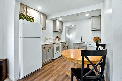 4 Bedrooms Bedrooms, 6 Rooms Rooms,3 BathroomsBathrooms,Residential,For Sale,114810