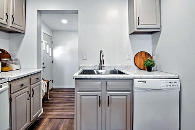 4 Bedrooms Bedrooms, 6 Rooms Rooms,3 BathroomsBathrooms,Residential,For Sale,114810