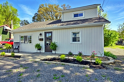 4 Bedrooms Bedrooms, 6 Rooms Rooms,3 BathroomsBathrooms,Residential,For Sale,114810