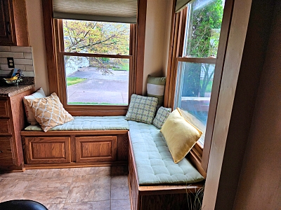 4 Bedrooms Bedrooms, 11 Rooms Rooms,2 BathroomsBathrooms,Residential,For Sale,114811
