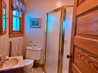 4 Bedrooms Bedrooms, 11 Rooms Rooms,2 BathroomsBathrooms,Residential,For Sale,114811