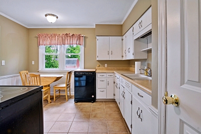 918 Park St, 3 Bedrooms Bedrooms, 6 Rooms Rooms,1 BathroomBathrooms,Residential,For Sale,Park St,114812