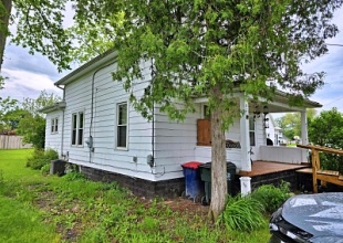 821 E. Third St, 3 Bedrooms Bedrooms, 6 Rooms Rooms,1 BathroomBathrooms,Residential,For Sale,E. Third St,114817