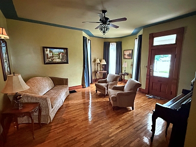 302 N. Market St, 3 Bedrooms Bedrooms, 8 Rooms Rooms,2 BathroomsBathrooms,Residential,For Sale,N. Market St,114820