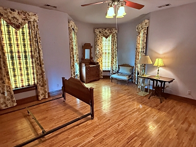 302 N. Market St, 3 Bedrooms Bedrooms, 8 Rooms Rooms,2 BathroomsBathrooms,Residential,For Sale,N. Market St,114820