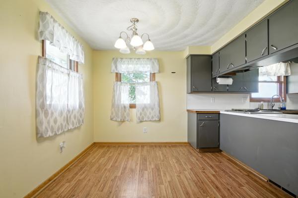 3953 Convoy Heller Rd, 5 Bedrooms Bedrooms, 11 Rooms Rooms,3 BathroomsBathrooms,Residential,For Sale,Convoy Heller Rd,114823
