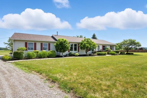 19318 Middle Point Rd., 3 Bedrooms Bedrooms, 9 Rooms Rooms,2 BathroomsBathrooms,Residential,For Sale,Middle Point Rd.,114827