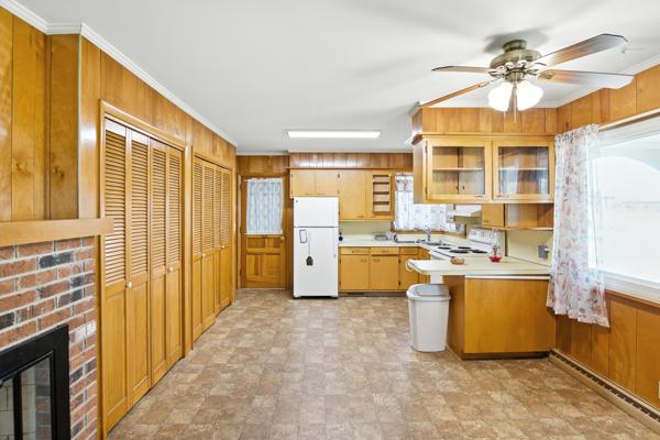 407 Walcot St, 2 Bedrooms Bedrooms, 5 Rooms Rooms,1 BathroomBathrooms,Residential,For Sale,Walcot St,114829