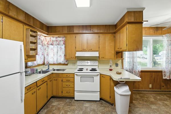 407 Walcot St, 2 Bedrooms Bedrooms, 5 Rooms Rooms,1 BathroomBathrooms,Residential,For Sale,Walcot St,114829