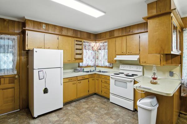 407 Walcot St, 2 Bedrooms Bedrooms, 5 Rooms Rooms,1 BathroomBathrooms,Residential,For Sale,Walcot St,114829