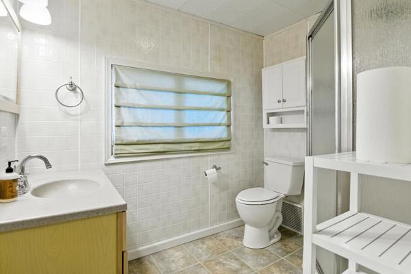 222 S Lynn St, 3 Bedrooms Bedrooms, 6 Rooms Rooms,2 BathroomsBathrooms,Residential,For Sale,S Lynn St,114830