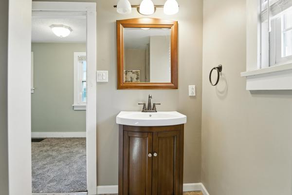 222 S Lynn St, 3 Bedrooms Bedrooms, 6 Rooms Rooms,2 BathroomsBathrooms,Residential,For Sale,S Lynn St,114830