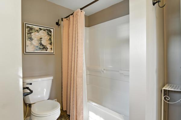 222 S Lynn St, 3 Bedrooms Bedrooms, 6 Rooms Rooms,2 BathroomsBathrooms,Residential,For Sale,S Lynn St,114830