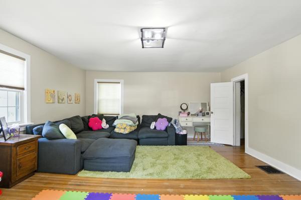 222 S Lynn St, 3 Bedrooms Bedrooms, 6 Rooms Rooms,2 BathroomsBathrooms,Residential,For Sale,S Lynn St,114830