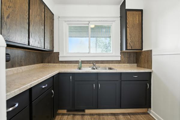 304 Anderson St, 3 Bedrooms Bedrooms, 9 Rooms Rooms,1 BathroomBathrooms,Residential,For Sale,Anderson St,114831