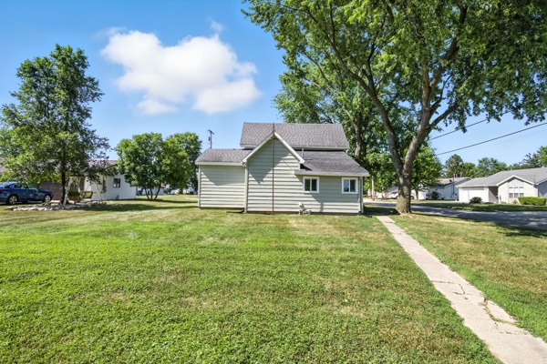 304 Anderson St, 3 Bedrooms Bedrooms, 9 Rooms Rooms,1 BathroomBathrooms,Residential,For Sale,Anderson St,114831