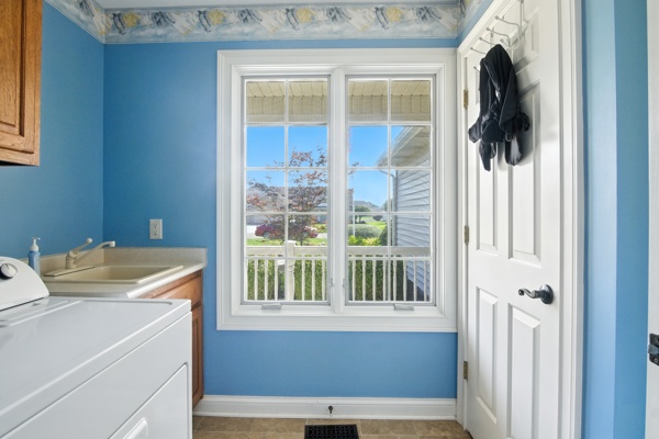 1049 Chippewa Dr., 3 Bedrooms Bedrooms, 6 Rooms Rooms,2 BathroomsBathrooms,Residential,For Sale,Chippewa Dr.,114837