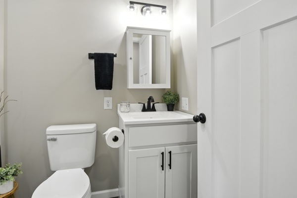 228 W Second St, 3 Bedrooms Bedrooms, 5 Rooms Rooms,2 BathroomsBathrooms,Residential,For Sale,W Second St,114840