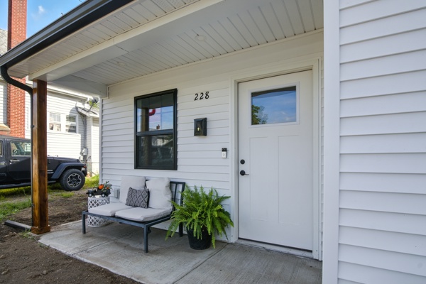 228 W Second St, 3 Bedrooms Bedrooms, 5 Rooms Rooms,2 BathroomsBathrooms,Residential,For Sale,W Second St,114840