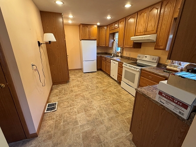1236 E Ervin Rd, 3 Bedrooms Bedrooms, 8 Rooms Rooms,2 BathroomsBathrooms,Residential,For Sale,E Ervin Rd,114841