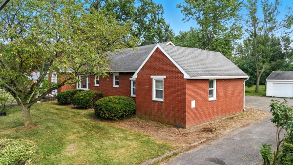 1236 E Ervin Rd, 3 Bedrooms Bedrooms, 8 Rooms Rooms,2 BathroomsBathrooms,Residential,For Sale,E Ervin Rd,114841