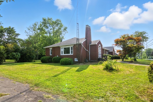 1236 E Ervin Rd, 3 Bedrooms Bedrooms, 8 Rooms Rooms,2 BathroomsBathrooms,Residential,For Sale,E Ervin Rd,114841
