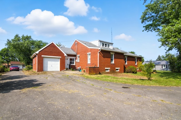 1236 E Ervin Rd, 3 Bedrooms Bedrooms, 8 Rooms Rooms,2 BathroomsBathrooms,Residential,For Sale,E Ervin Rd,114841