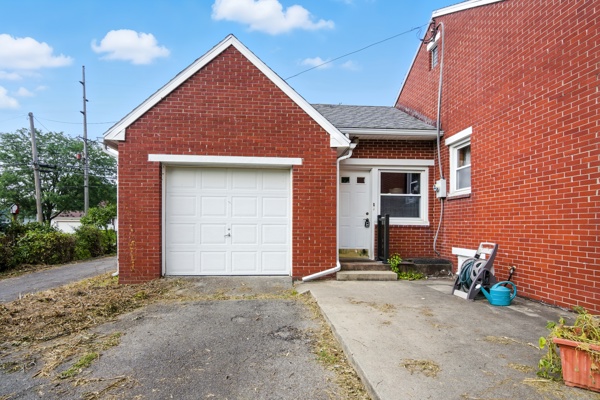 1236 E Ervin Rd, 3 Bedrooms Bedrooms, 8 Rooms Rooms,2 BathroomsBathrooms,Residential,For Sale,E Ervin Rd,114841