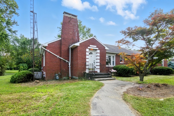 1236 E Ervin Rd, 3 Bedrooms Bedrooms, 8 Rooms Rooms,2 BathroomsBathrooms,Residential,For Sale,E Ervin Rd,114841