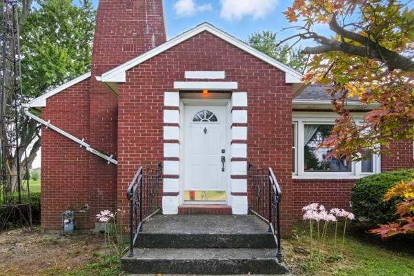 1236 E Ervin Rd, 3 Bedrooms Bedrooms, 8 Rooms Rooms,2 BathroomsBathrooms,Residential,For Sale,E Ervin Rd,114841