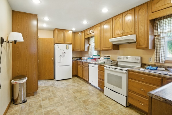 1236 E Ervin Rd, 3 Bedrooms Bedrooms, 8 Rooms Rooms,2 BathroomsBathrooms,Residential,For Sale,E Ervin Rd,114841