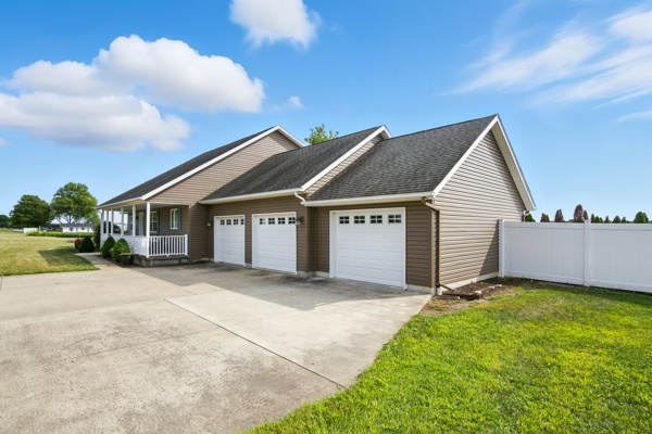 9952 Lincoln Highway, 3 Bedrooms Bedrooms, 9 Rooms Rooms,2 BathroomsBathrooms,Residential,For Sale,Lincoln Highway,114843