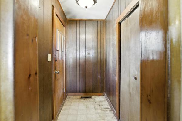 1006 Hughes St, 3 Bedrooms Bedrooms, 5 Rooms Rooms,1 BathroomBathrooms,Residential,For Sale,Hughes St,114845